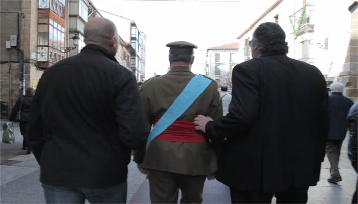 REY Y ASISTENTE ANTE LA CRISIS